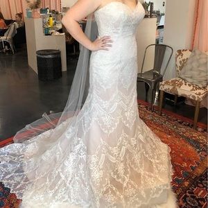 New unaltered Maggie Sottero couture gown.
